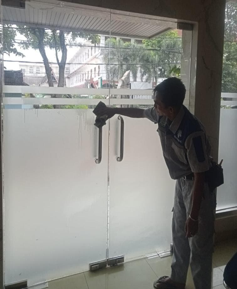 Pembersihan toilet
